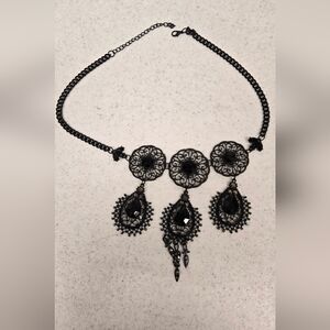 Beautiful Black Necklace And Earrings